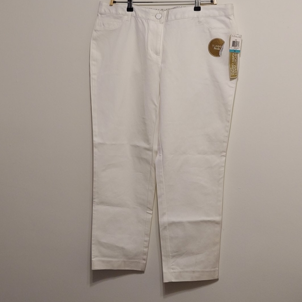 NWT JM Collection Comfort Waist White Jeans